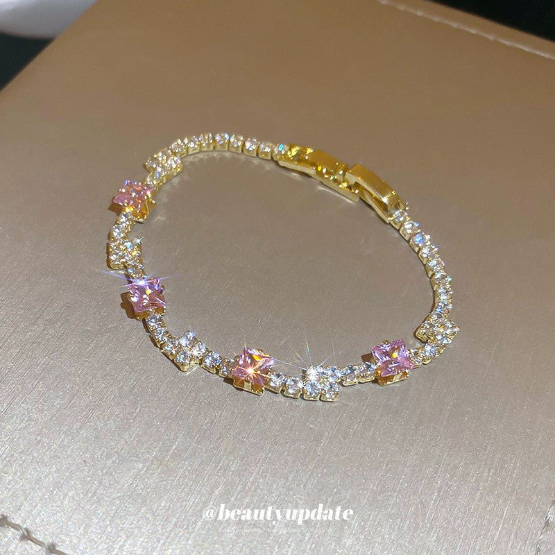 Elegant Heart-Shaped Gold-Plated Zirconia Bracelet for Women with Delicate Luxury Aesthetic