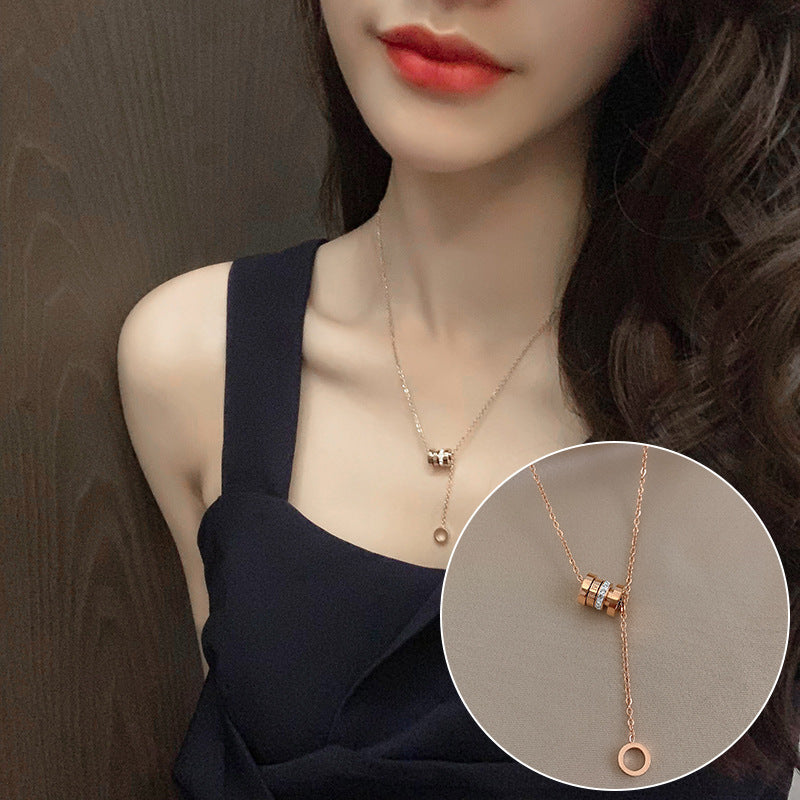 Elegant Floral Abalone-Inspired Pendant Necklace for Women in Alloy with Plated Finish, Delicate Clavicle Chain for Everyday Wear