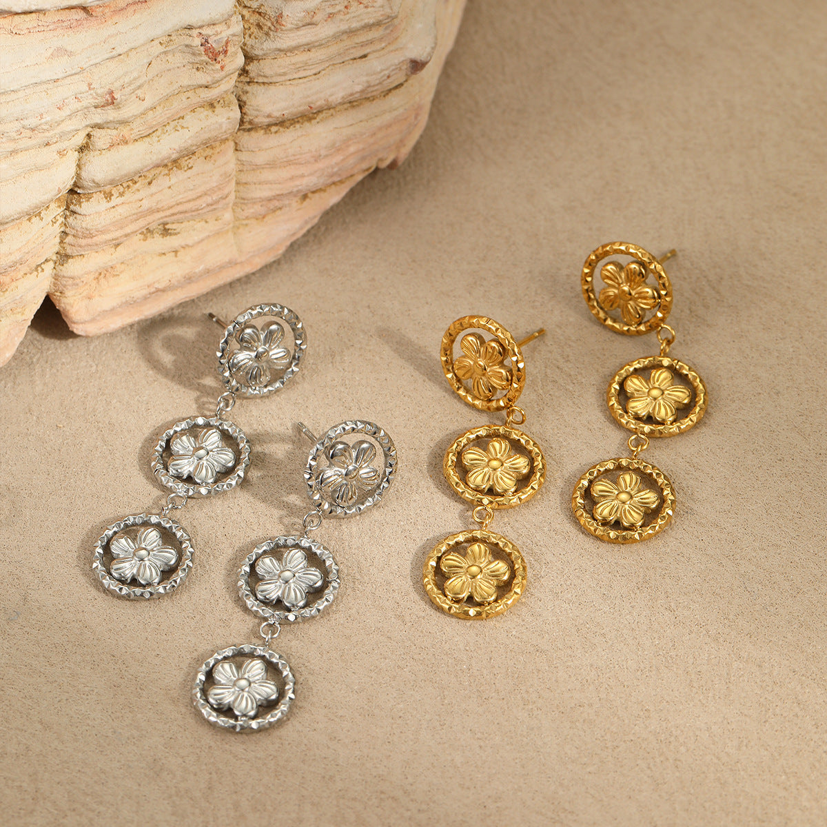 Pendientes largos de acero inoxidable con diseño geométrico y flor, chapados en oro de 18 quilates para mujer