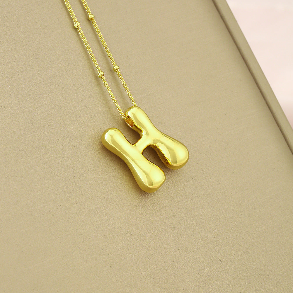 Collana girocollo minimalista da donna con ciondolo a lettera in rame placcato, catenina delicata