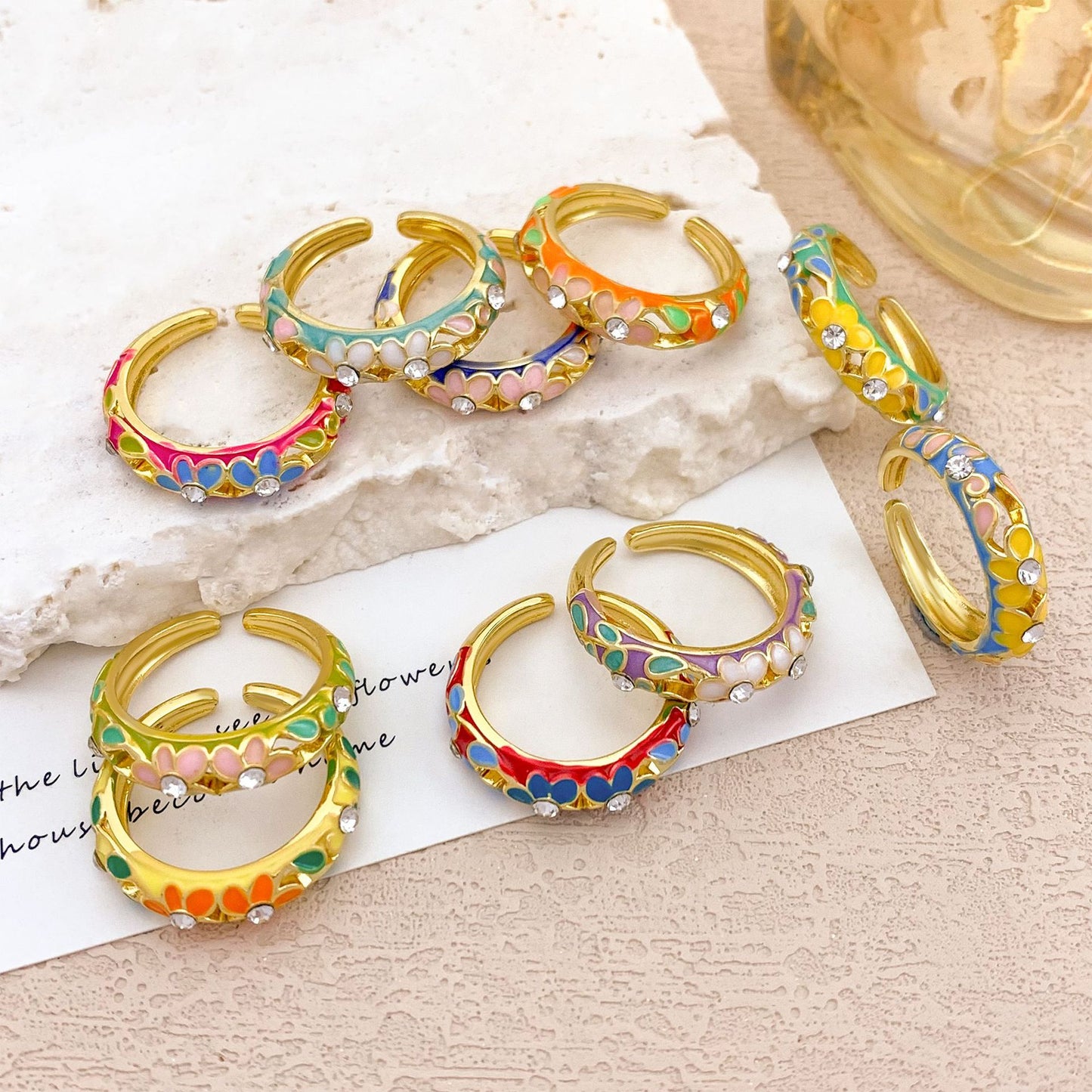 Anello in lega placcato oro con design floreale e cavo, elegante e di lusso, per donna