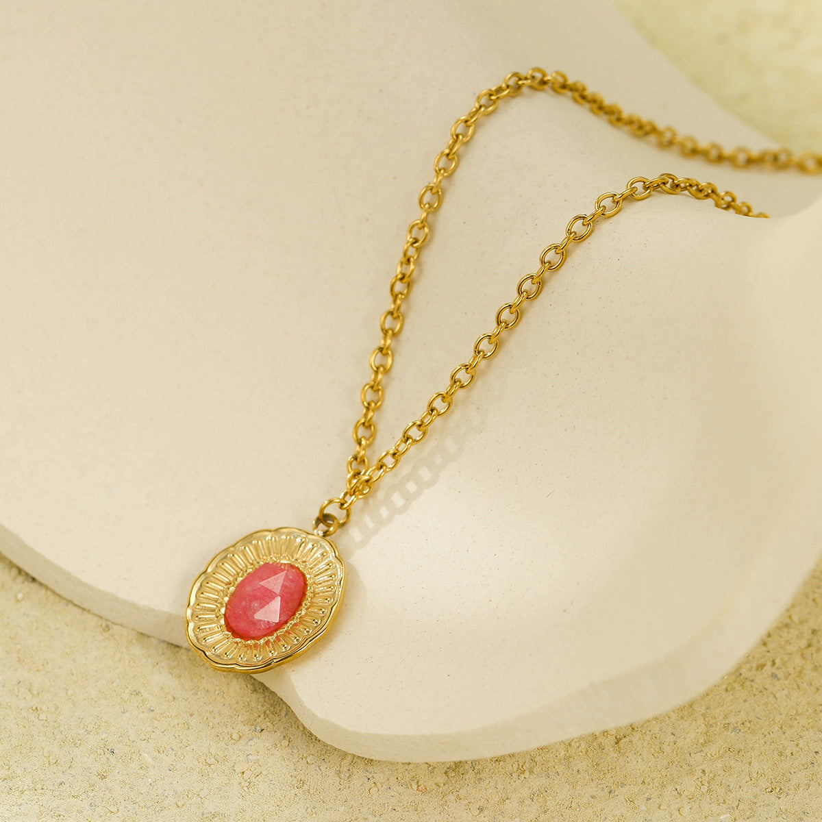 Collar con colgante de acero inoxidable de forma ovalada de moda con incrustaciones de diamantes de imitación para mujer, acabado chapado, cadena de clavícula minimalista