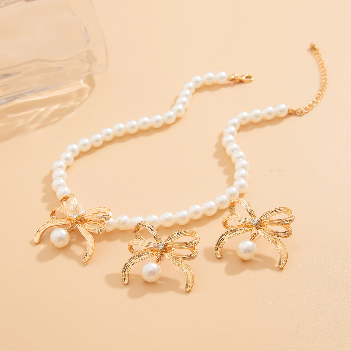 Luxury Elegant Geometric Alloy Bowknot Faux Pearl Ball Chain Necklace for Women