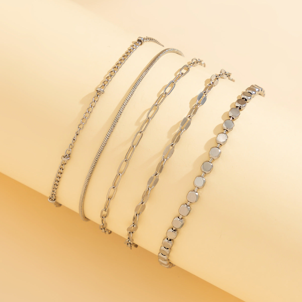Bracciale Minimalista con Maglie Cubane Placcato Oro per Donne con Chiusura a Spillo