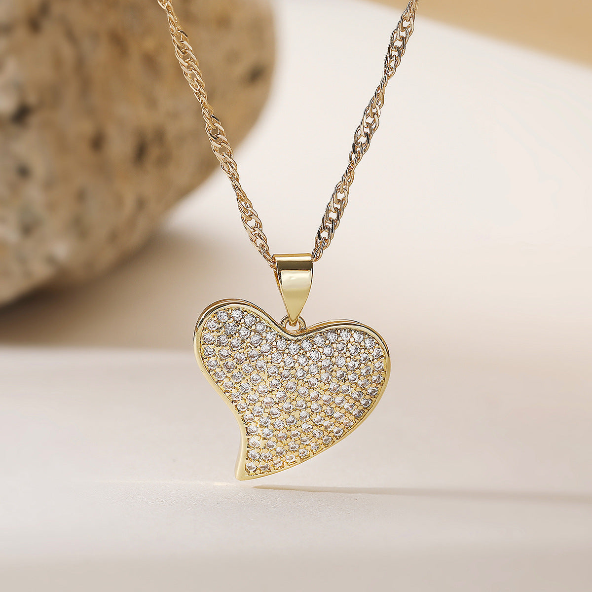 Minimalist Elegant Heart Geometric Brass Necklace with Cubic Zirconia for Women