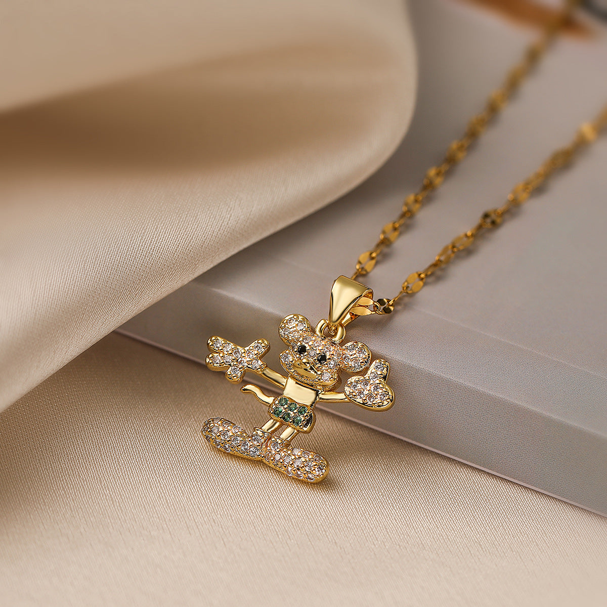 Collana con pendente geometrico irregolare minimalista da donna con placcatura in oro e zirconi