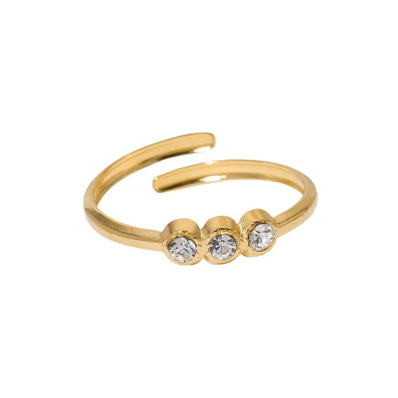 Anello Minimalista da Donna in Acciaio al Titanio Placcato Oro 18K con Intarsio di Strass