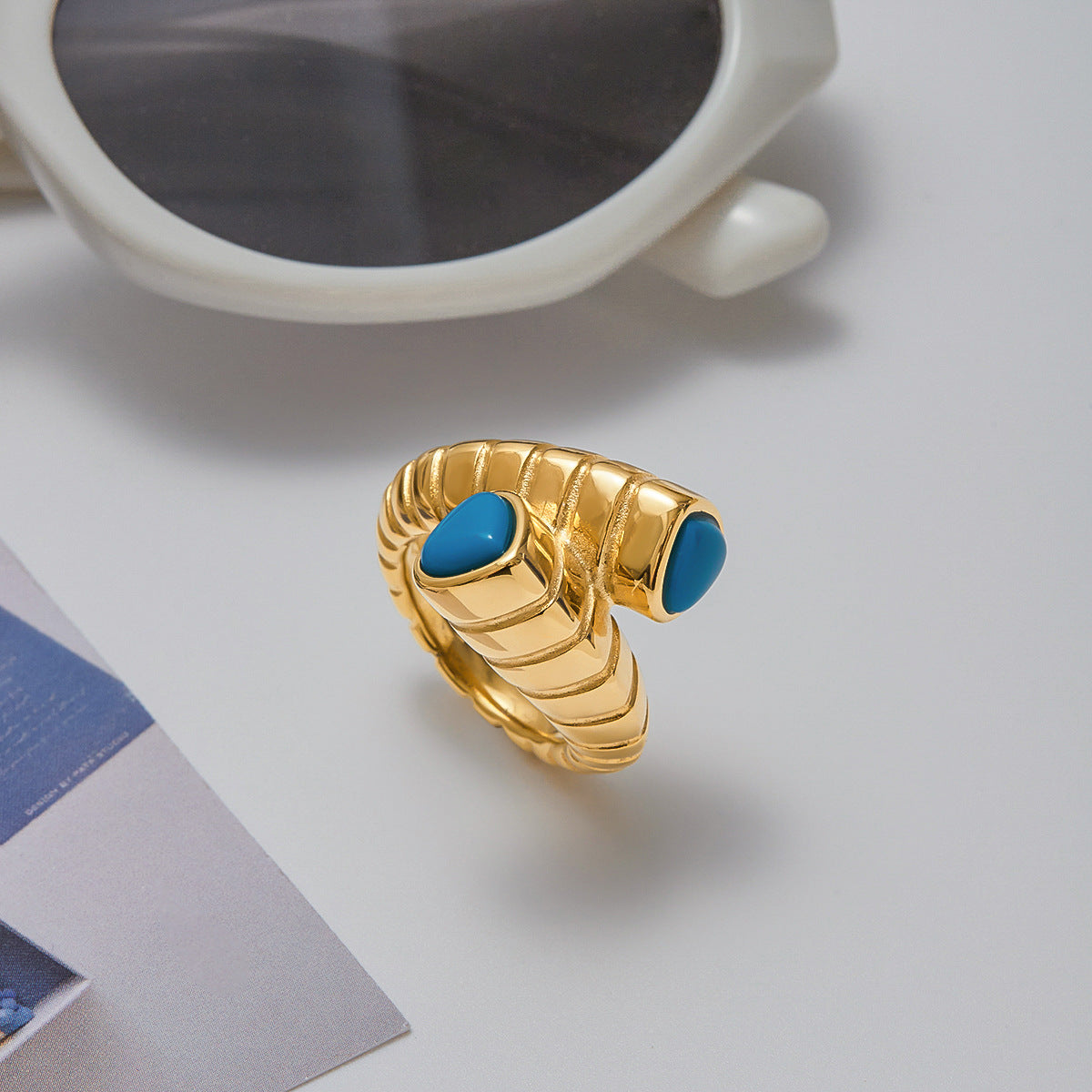 Anillo de Acero Titanio Incrustado con Turquesa Vintage para Mujer Forma Geométrica Electrochapado Hipoalergénico Accesorio de Moda
