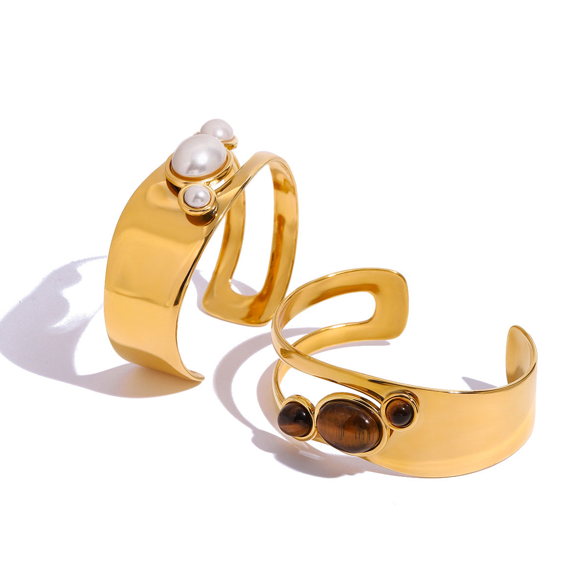 Bracciale alla moda traforato con perle in acciaio inossidabile con finitura placcata da donna