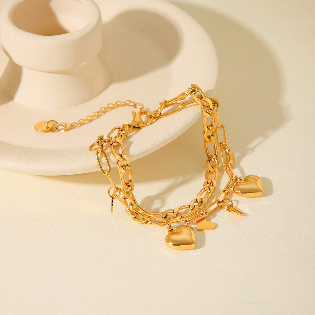 Bracciale Minimalista a Cuore in Acciaio al Titanio a Doppio Strato Impilabile da Donna con Finitura Placcata