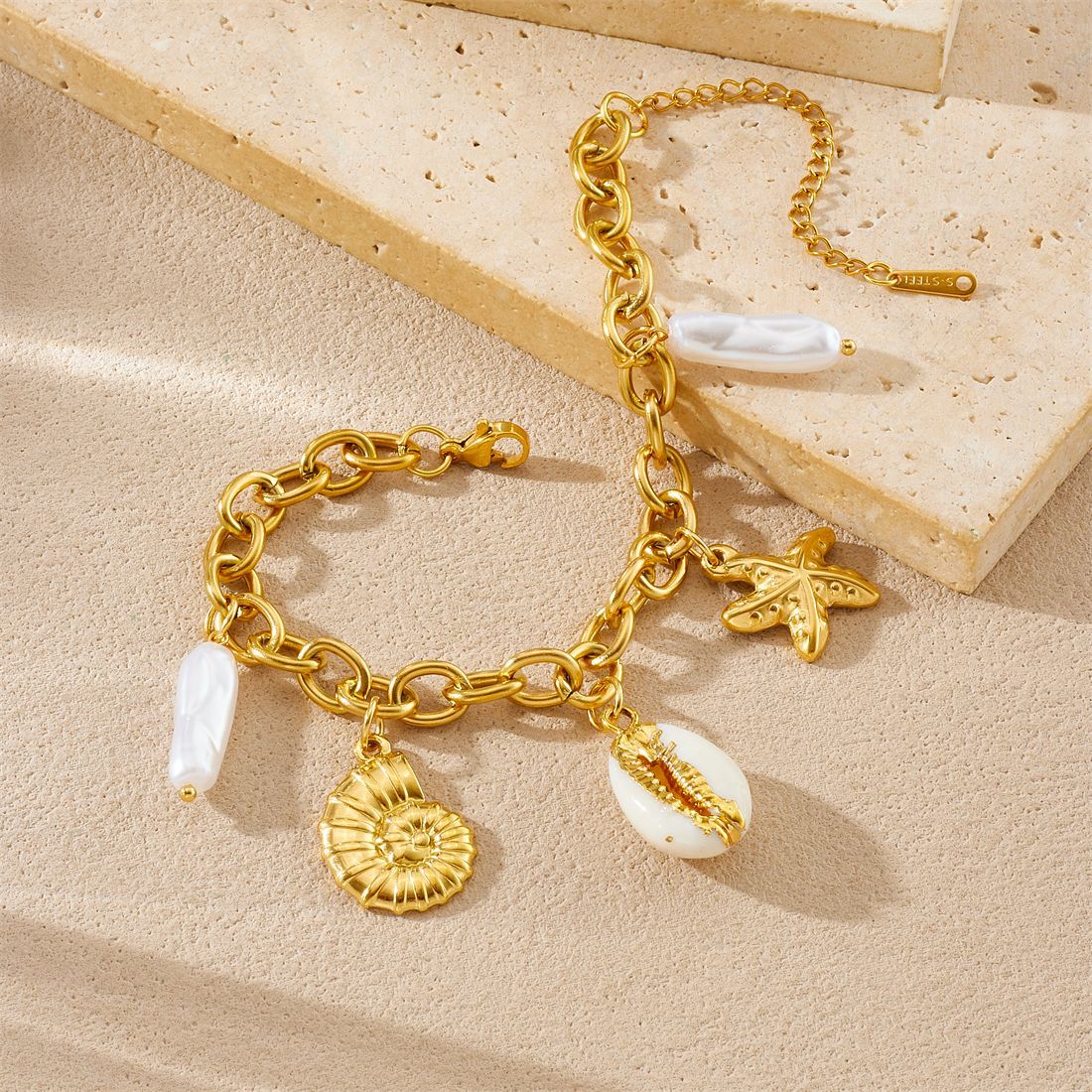 Fashion Gold Plated Starfish and Conch Shell Pendant Stainless Steel Bracelet for Women