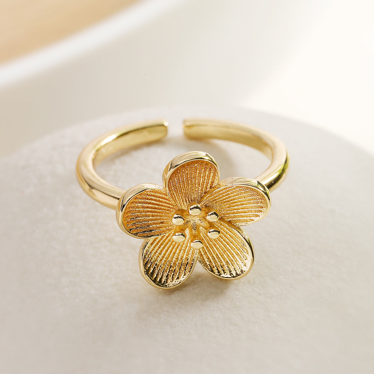 Elegant Minimalist Geometric Flower-Shape Opening Ring for Women Made of Brass with 18K Gold Plating