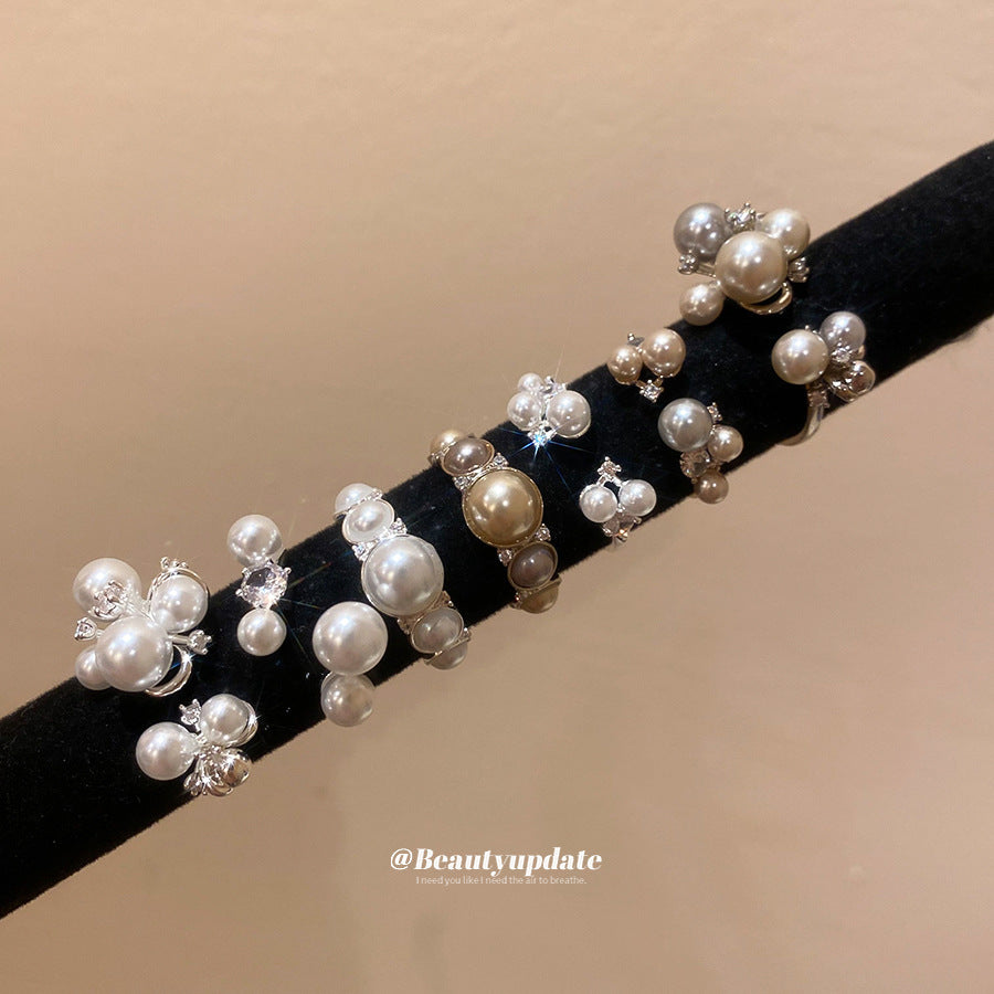 Anello Elegante Retrò Francese di Lusso Leggero con Perla Simulato e Intarsio di Zirconi, Design Geometrico Rotondo da Donna