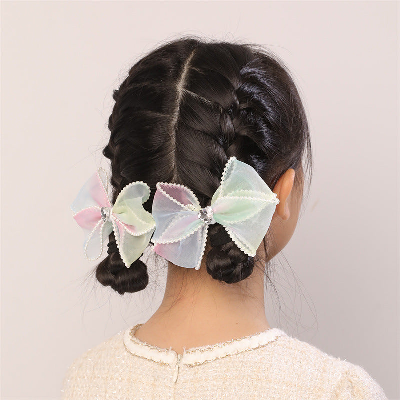 Pinza para el pelo de tul con diseño de arcoíris minimalista, lazo de perlas y acento de corazón para niños
