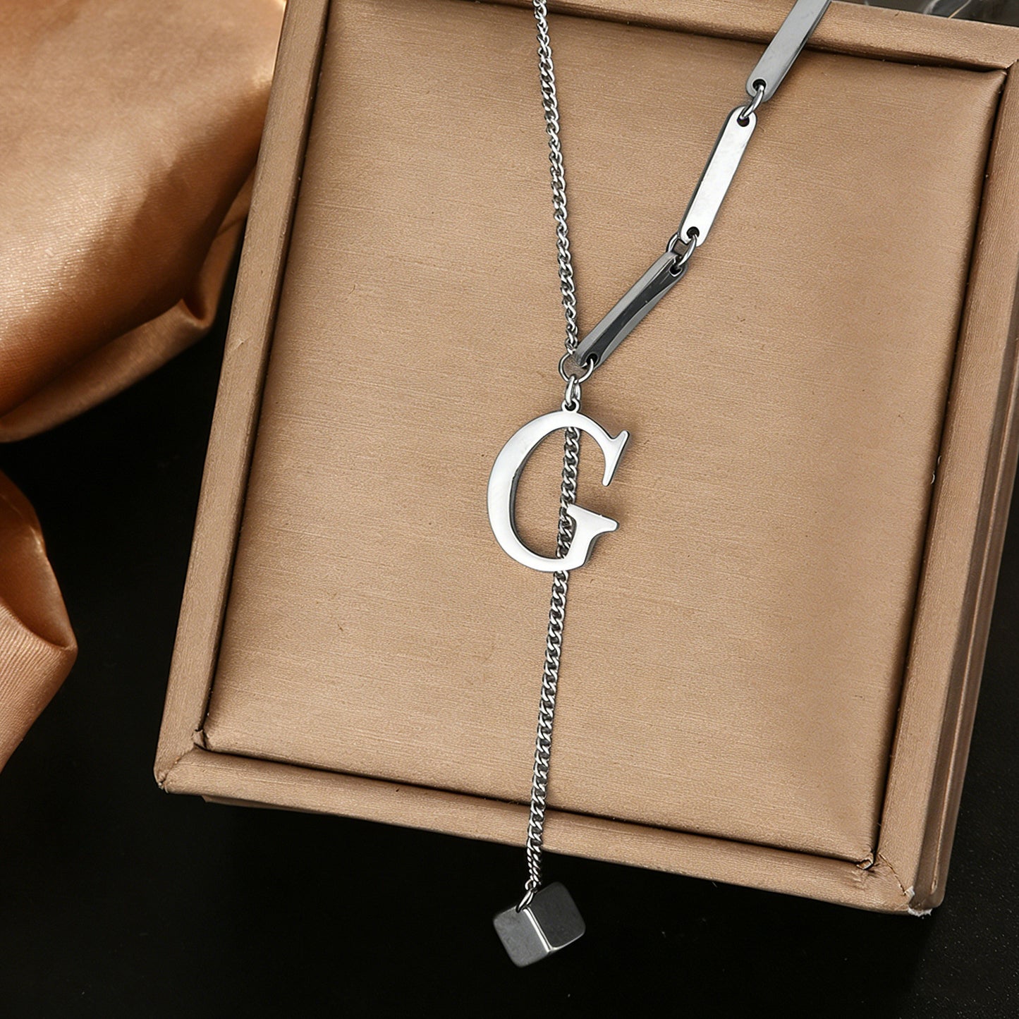 Luxury Polished Letter Titanium Steel Pendant Necklace Stainless Steel Chain for Women