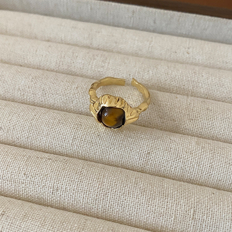 Anillo de círculo abierto geométrico vintage en cobre con acabado esmaltado e incrustación de circonita