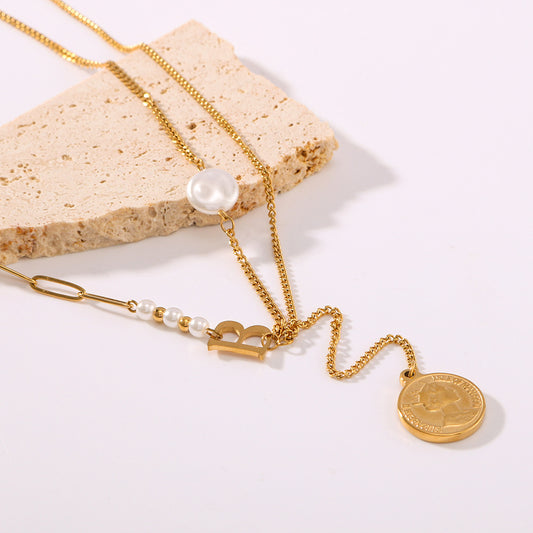 Collar con colgante de retrato de diosa barroca con cadena O de doble capa asimétrica, acero inoxidable y titanio, chapado en oro, detalles de perlas, diseño de letras geométricas
