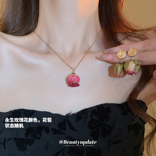 Conjunto de collar y pendientes de acero inoxidable con rosas secas, diseño floral, para mujer, con colgante de cobre y acabado chapado