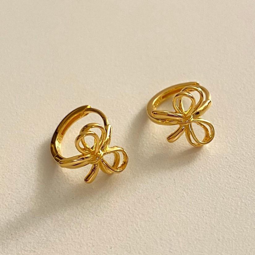 Pendientes de mariposa minimalistas para mujer de plata de ley 925 con acabado chapado
