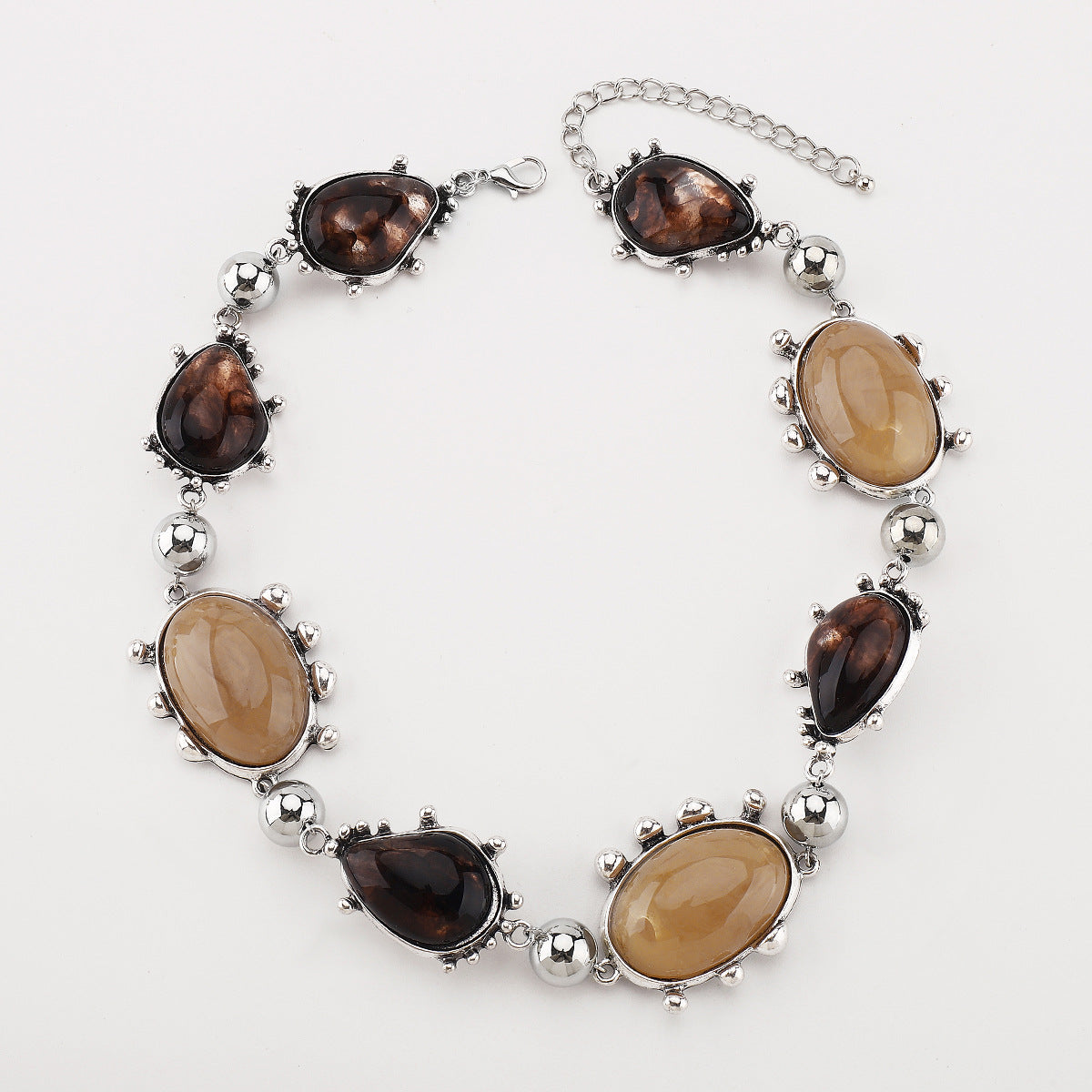 Collana con ciondolo geometrico minimalista da donna in lega con strass e finitura placcata
