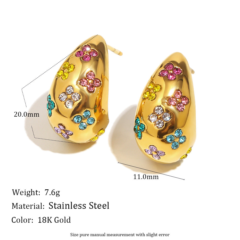 Orecchini a perno geometrici minimalisti alla moda in acciaio inossidabile con placcatura in oro 18 carati e design floreale cavo accentato con strass
