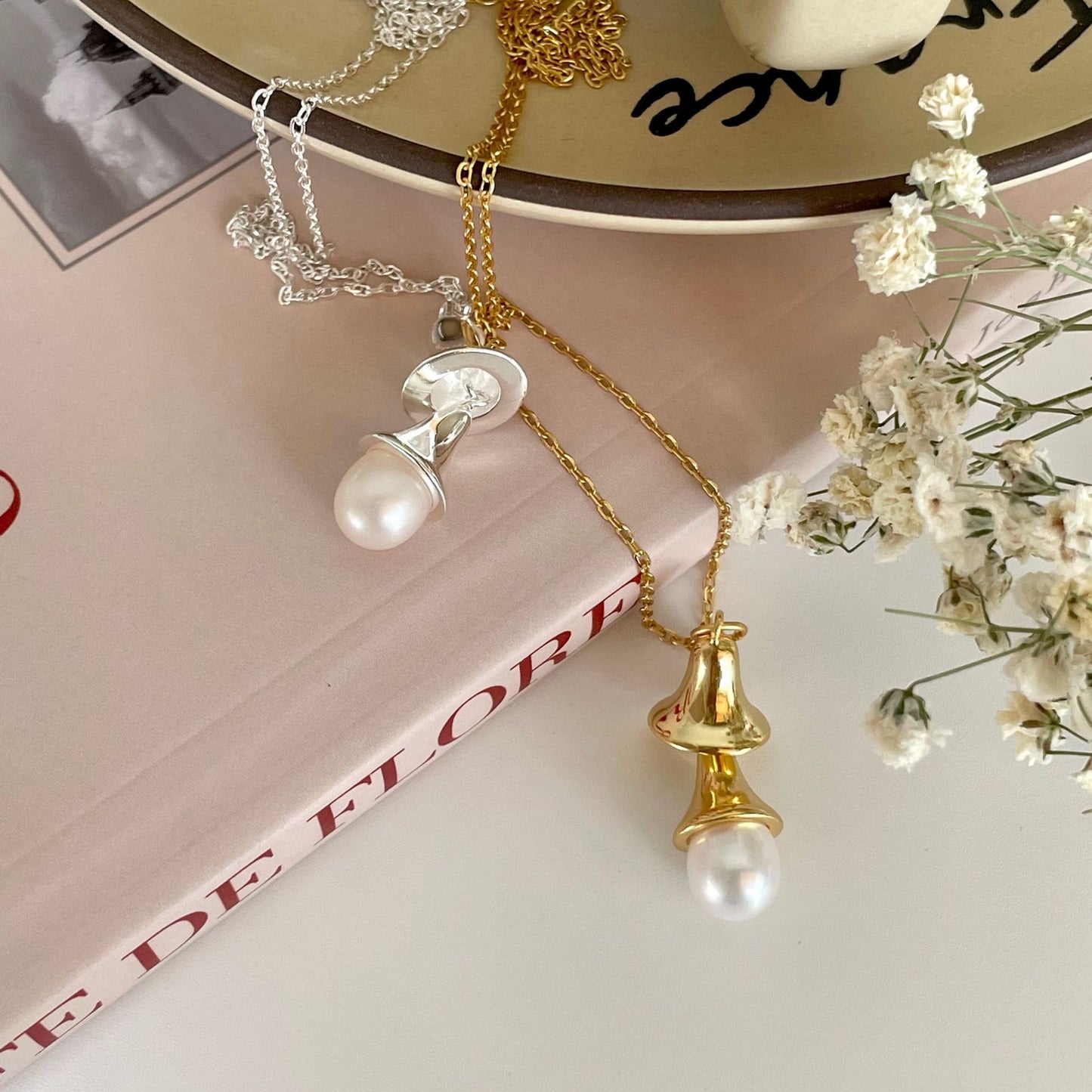 Vintage Geometric Pendant Necklace in 925 Sterling Silver with Pearl Accents on Box Chain