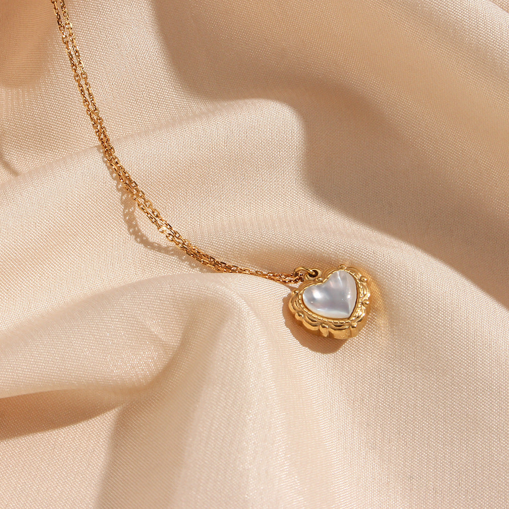Vintage Heart-Shaped Stainless Steel Pendant Necklace with 18K Gold Plating for Women