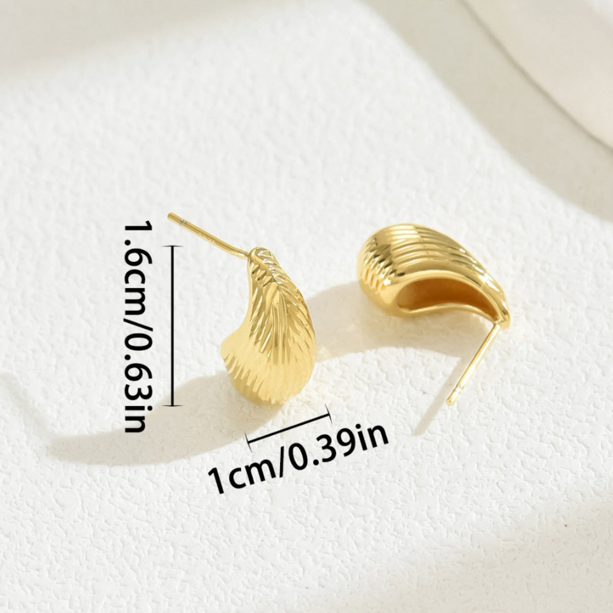 Aretes Minimalistas Geométricos con Forma de Gota para Mujer en Cobre con Acabado Galvanizado, Pendientes Elegantes y Frescos