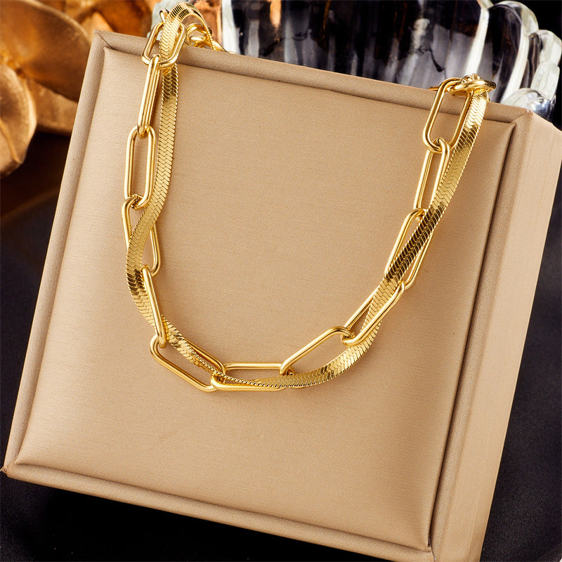 Collar con colgante de corazón y mariposa irregular minimalista de moda en acero inoxidable con acabado chapado para mujer