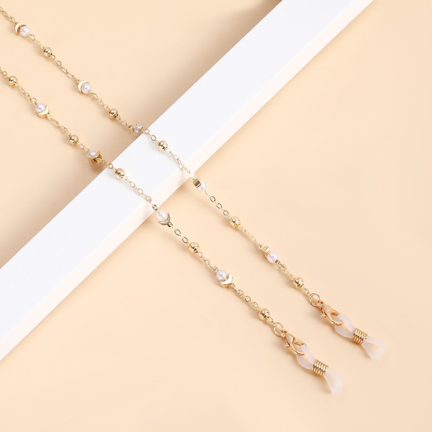 Luxury Minimalist Moon Alloy Chain with Imitation Pearl