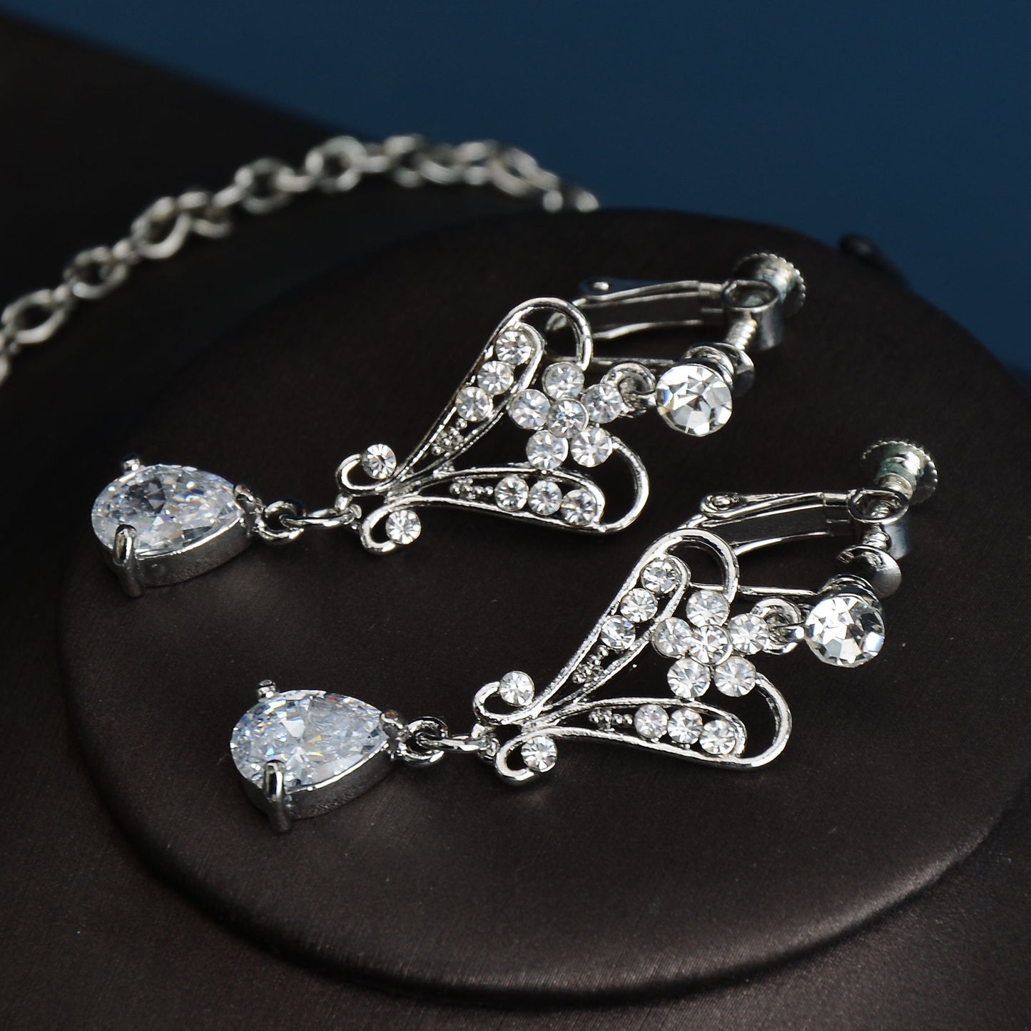 Sweet Elegant Leaf Shape Alloy Plated Necklace with Cubic Zirconia and Gemstone Pendant for Women