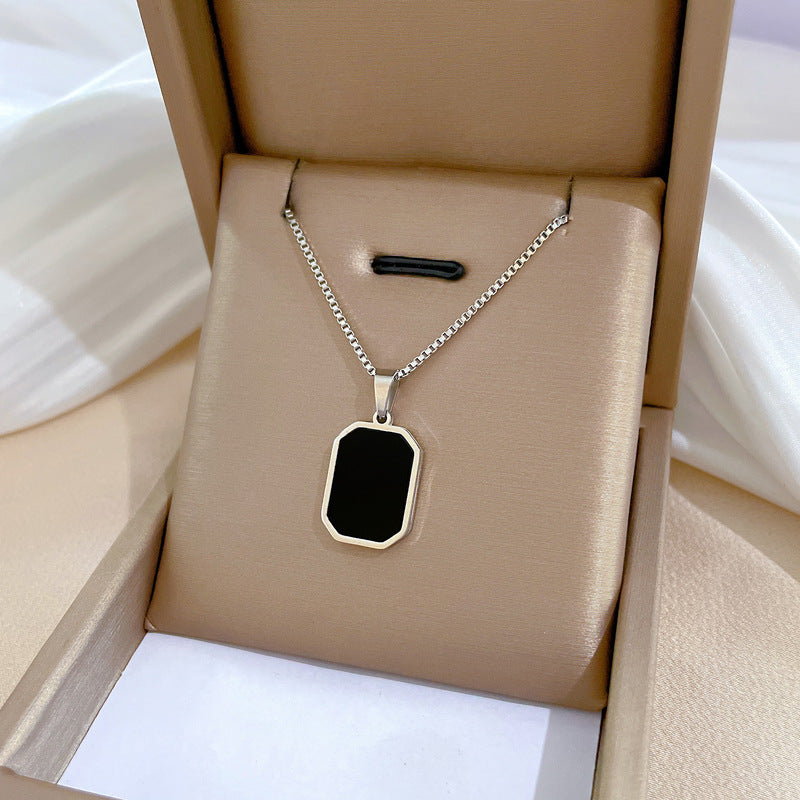 Collar Minimalista de Acero de Titanio Geométrico con Dije de Acero Inoxidable 304 Bañado para Unisex