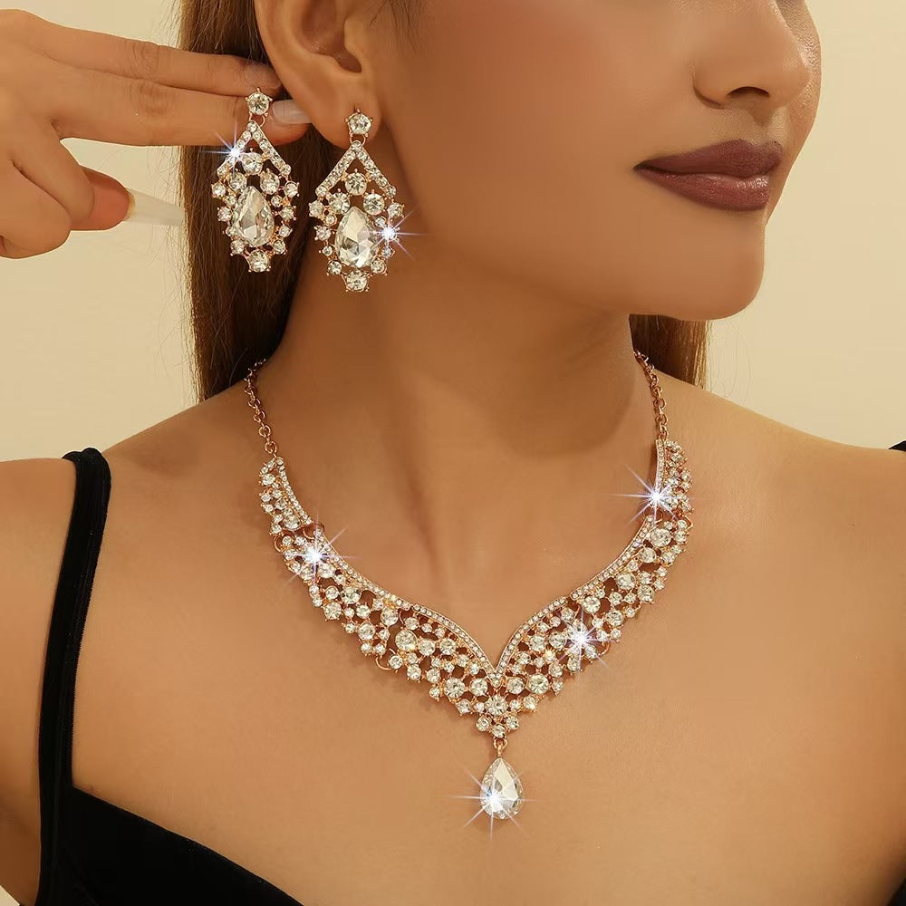 Elegant Heart and Teardrop Shaped Rhinestone Pendant Necklace Set with Electroplated O-Chain, Earrings and Bracelet for Women