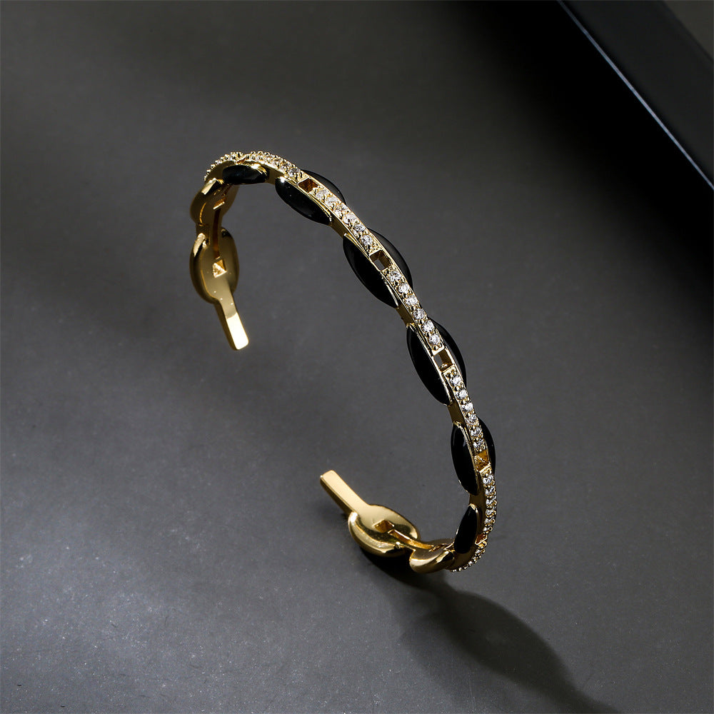 Minimalist Brass Micro-Inlay Drip Oil Pig Nose Bracelet