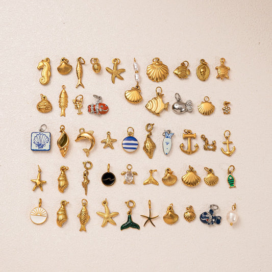 Barra con Dijes de la Serie Océano para Mujer de Acero Inoxidable Chapado en Oro de 18K Estilo Vintage