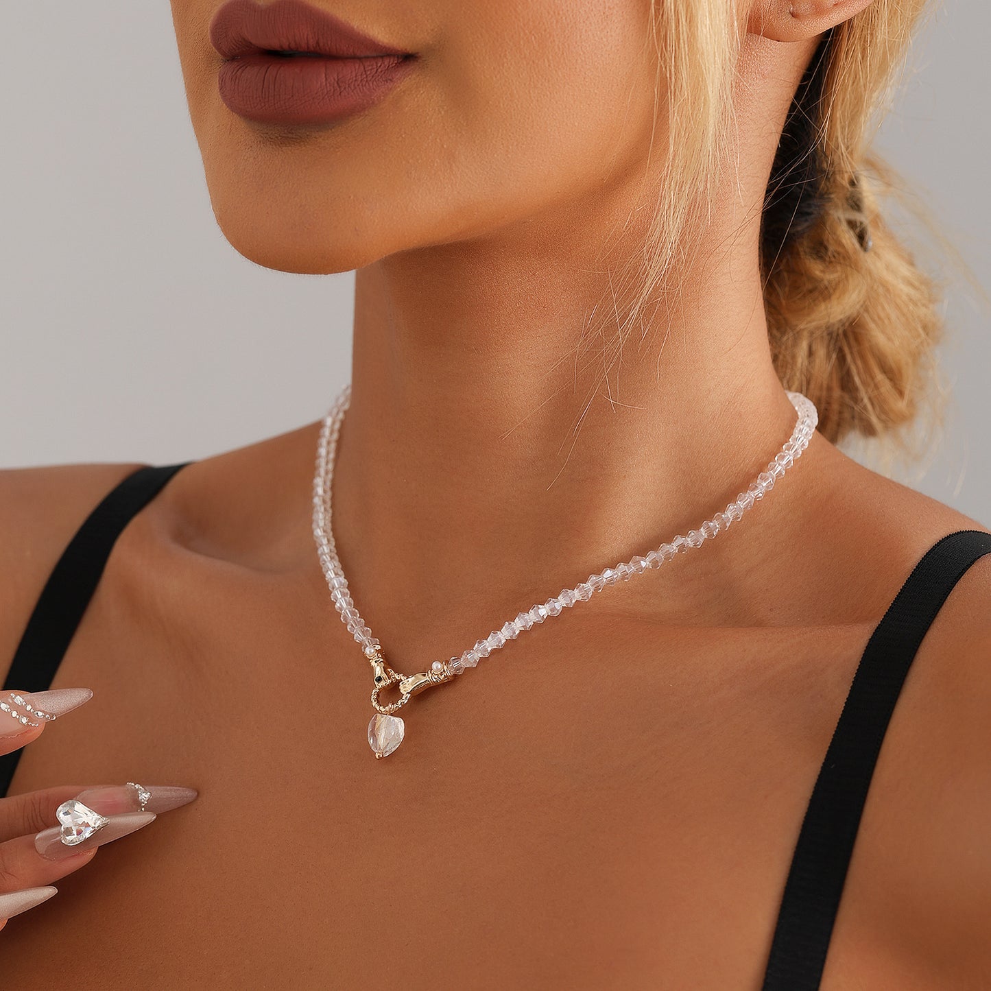 Minimalist Heart-Shaped Alloy Pendant Necklace with Plated Finish for Women Clavicle Chain
