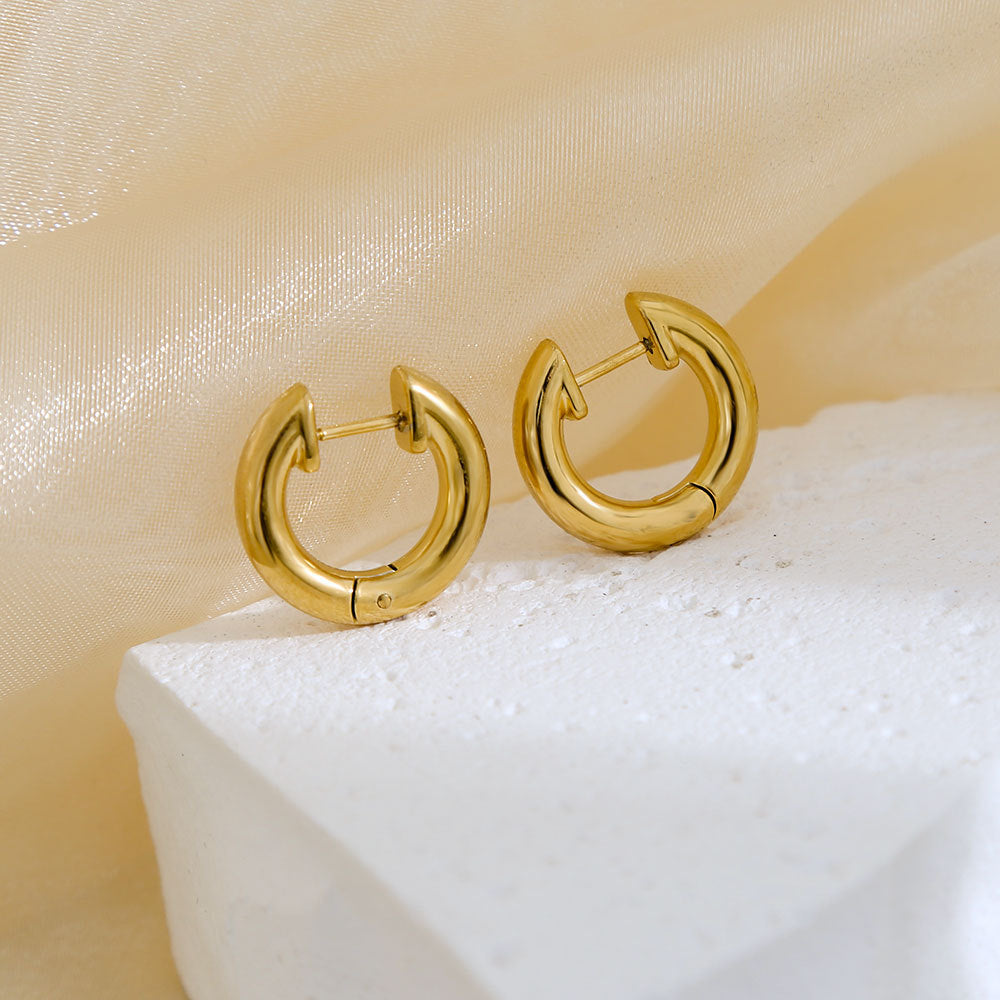 Pendientes de aro minimalistas geométricos de acero inoxidable con chapado de oro de 18 quilates para mujer