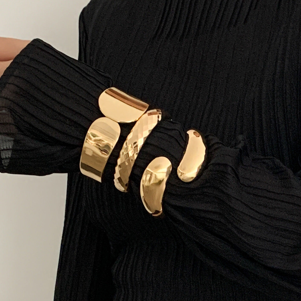 Exaggerated Irregular Teardrop Alloy Plated Bracelet Set