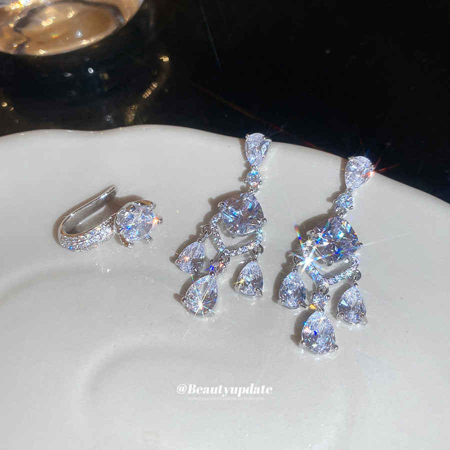 Pendientes elegantes de tuerca con diamantes de imitación y forma de lágrima, para mujer, con postes de acero inoxidable