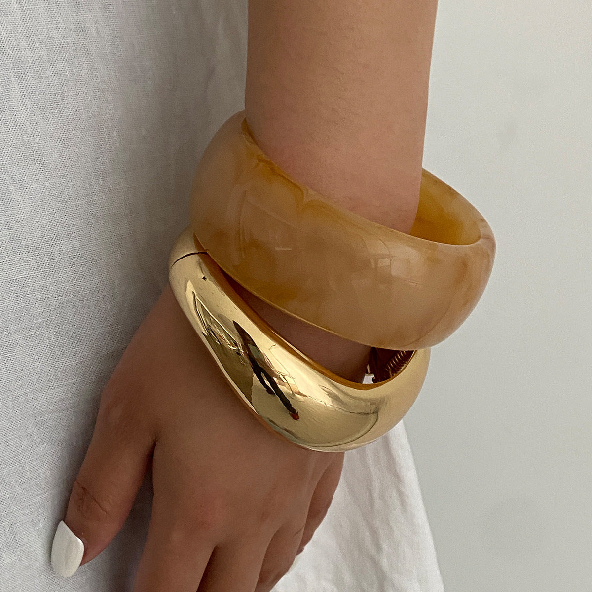Minimalist Geometric Gradient Resin Plated Bangle Bracelet for Women