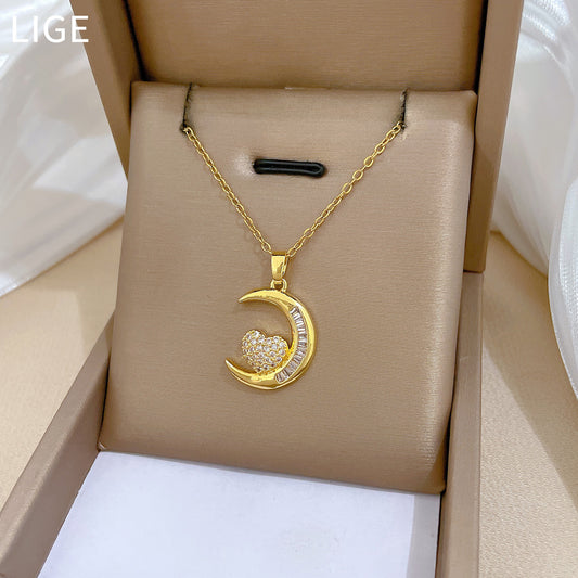 Collar con colgante de luna y corazón estilo dibujo animado para mujer, cadena de medallón de acero inoxidable con incrustaciones completas de pedrería