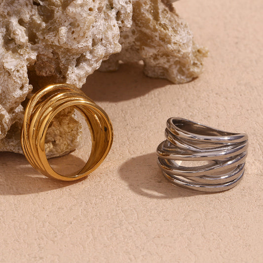 Anello da donna vintage geometrico in acciaio inossidabile con placcatura in oro 18 carati e fascia avvolgente irregolare intrecciata