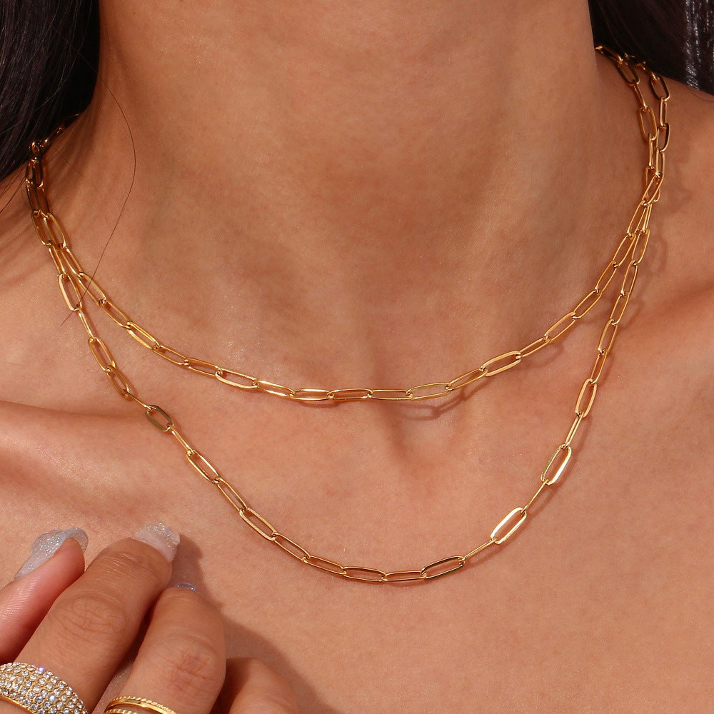 Collana con ciondolo a spilla da balia geometrica minimalista da donna in acciaio inossidabile placcato oro 18 carati