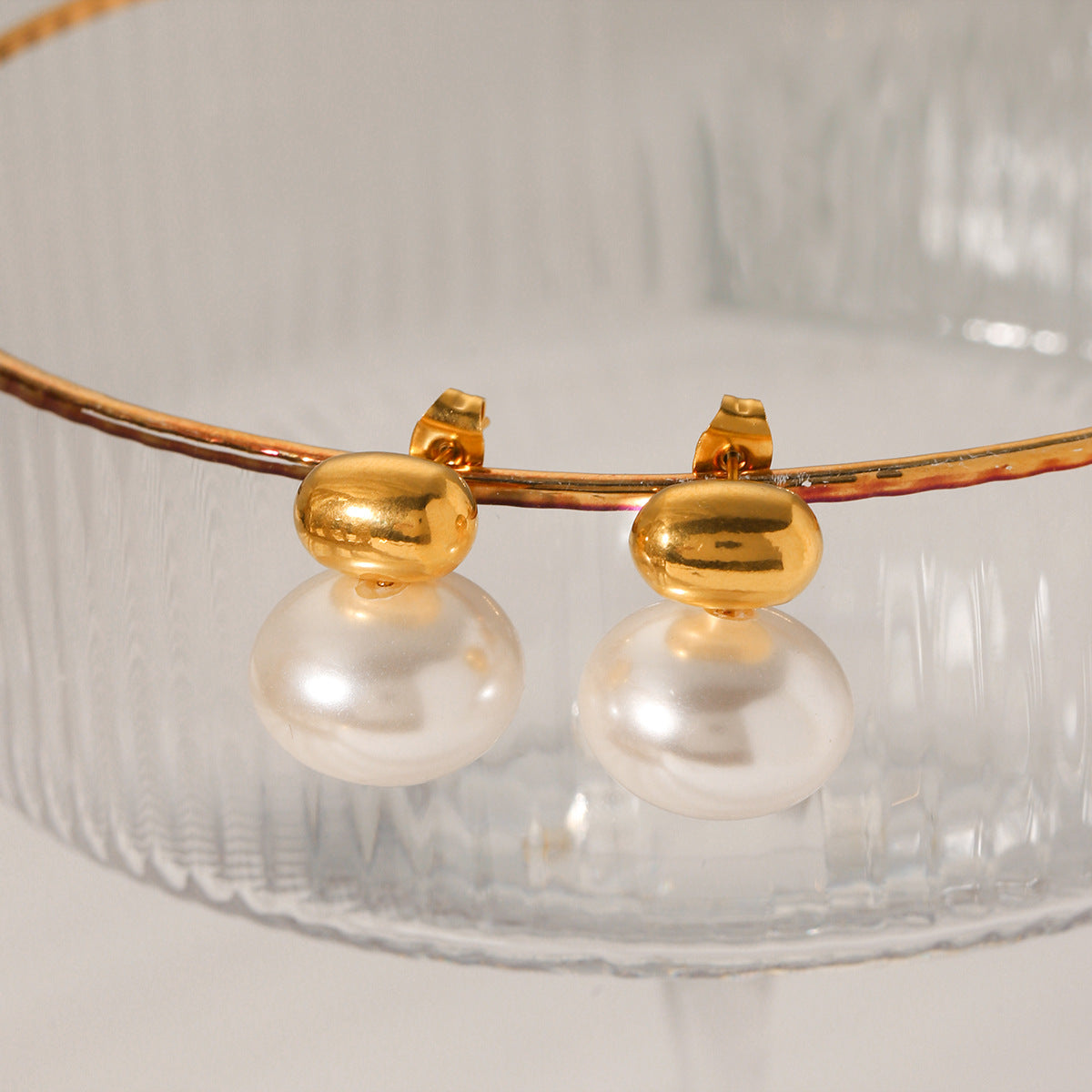 French Vintage Style Geometric Stainless Steel Stud Earrings with Pearl Accents for Women Luxury Minimalist Ear Jewelry