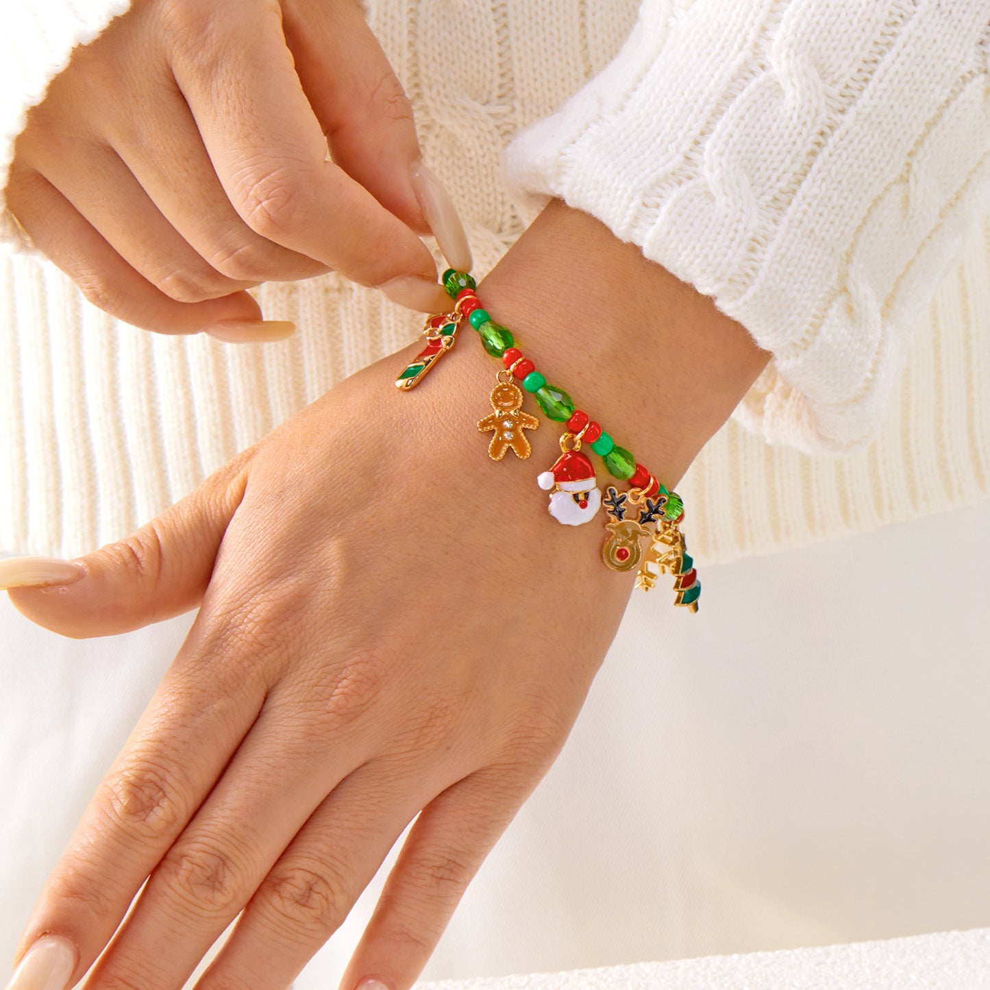 Bracciale in Lega Multi-Ciondolo con Renna Fiocco di Neve Babbo Natale a Tema Natalizio con Finitura Placcata