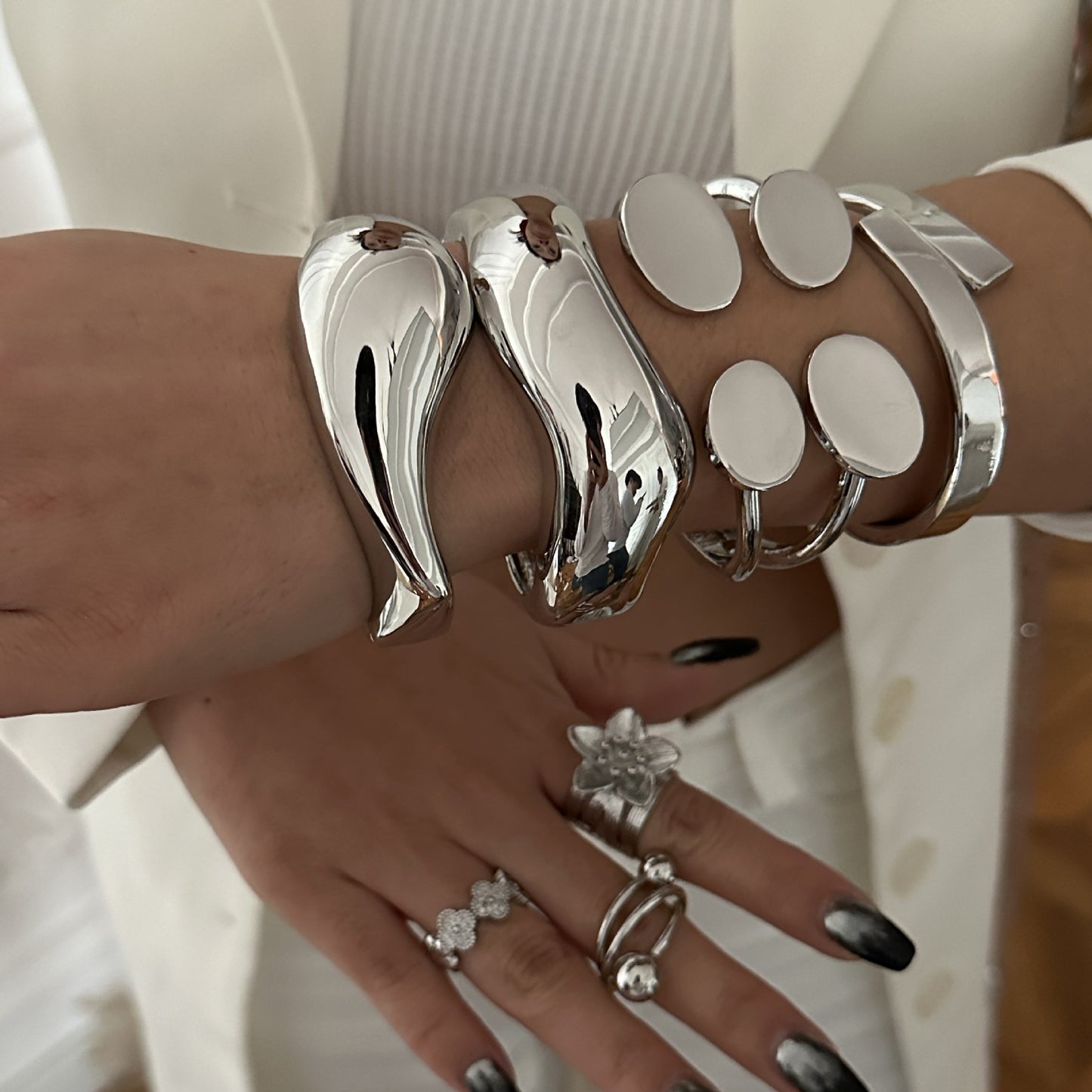 Bracciale aperto placcato in lega geometrica