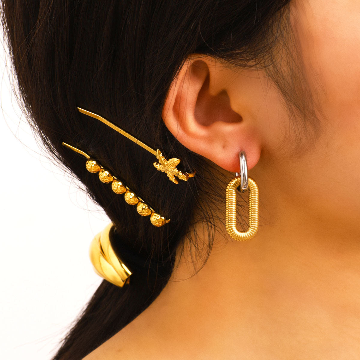 Orecchini Minimalisti Geometrici in Acciaio Inossidabile con Nappe a Catena Pendenti e Finitura Placcata Sottovuoto 18K per Donna
