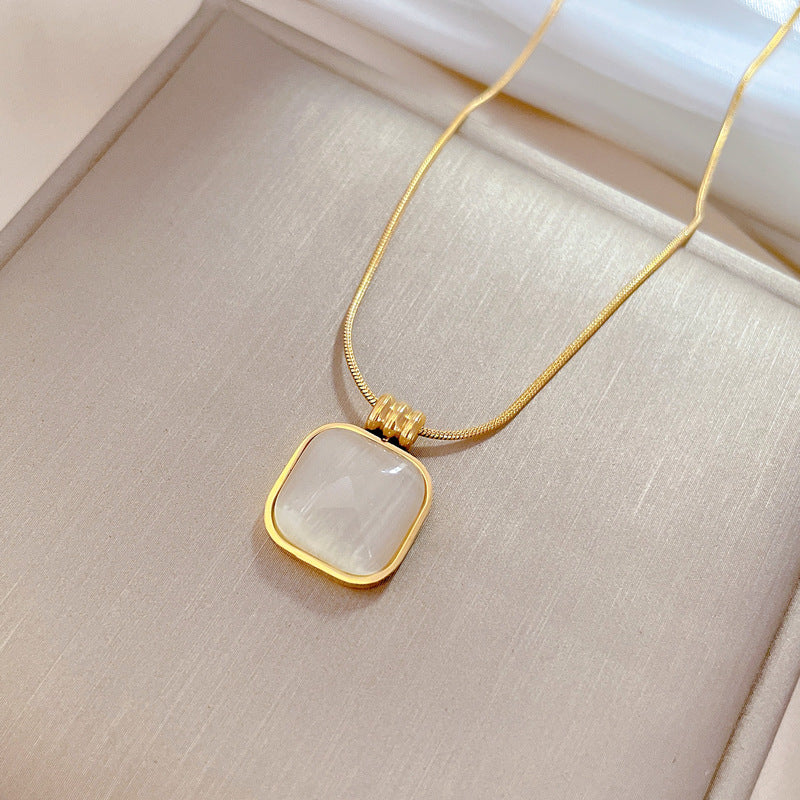 Minimalist Titanium Steel Geometric Cat's Eye Pendant Necklace for Women with Gold Plating and Locket Chain Style