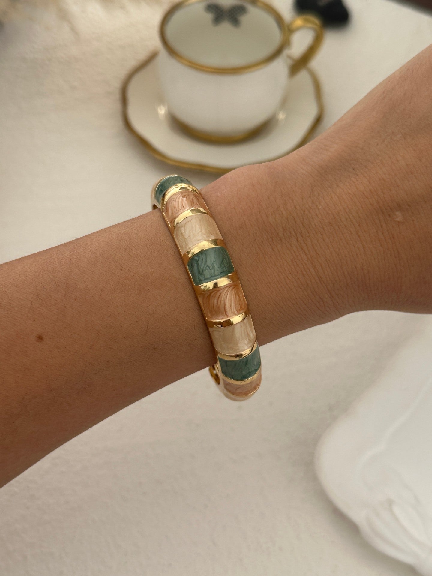 Bracciale a Polsino Aperto Ovale Rotondo Geometrico in Smalto ad Olio Gocciolante Colorato Minimalista Bohemien