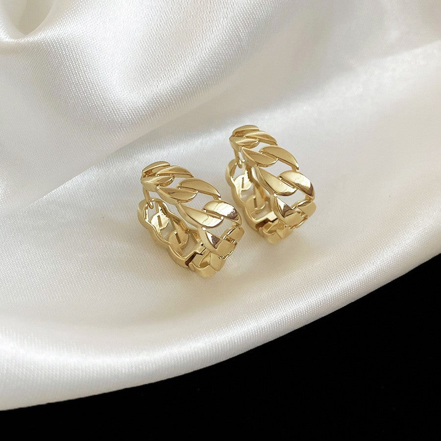 Orecchini a perno geometrici minimalisti in metallo con finitura placcata da donna, gioielli per l'orecchio lussuosi, alla moda e versatili per tutti i giorni